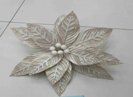 FLOR DECORATIVO NAVIDEÑO BEIJE CON BLANCO 30CM