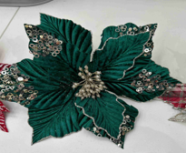 FLOR DECORATIVO NAVIDEÑO VERDE CON LENTEJUELAS 29CM