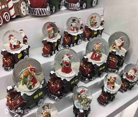 BOLA VILLA NAVIDEÑO CON LUZ 8.5*6*10CM