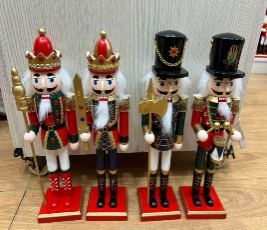 NAVIDEÑO DECORATIVO 1PC SOLDADO CASCANUEZES MADERA NOGAL 25CM