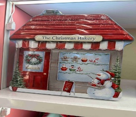 CAJA DE LATA 1PC DECORATIVO MOD CASA NAVIDEÑO 13.5*8*2.5CM