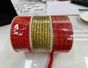 CORDON NAVIDEÑO DECORATIVO 5MM*9M DORADO Y ROJO