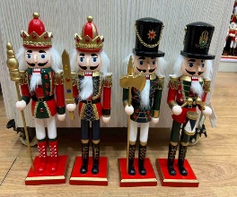 SOLDADO CASCANUECES NAVIDEÑO 1PC VARIOS DISEÑOS