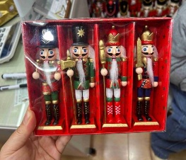SOLDADO CASCANUECES NAVIDEÑO 4PC VARIOS DISEÑOS